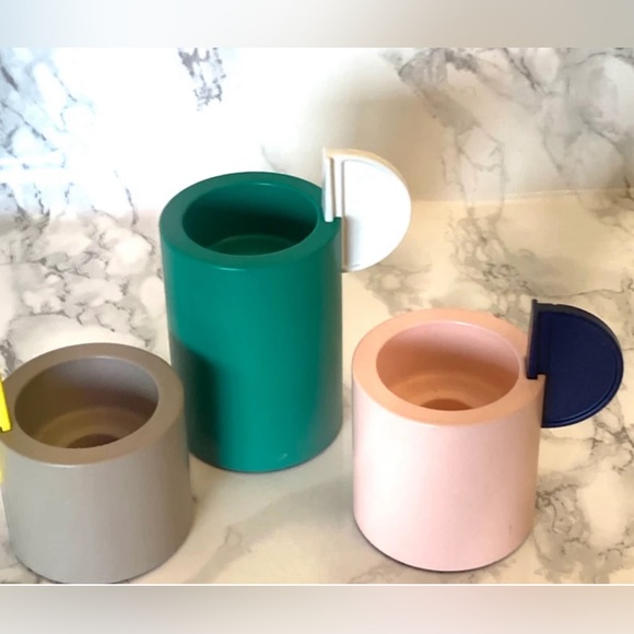 Stacking adjustable colorful candle holders - Picture 4 of 10